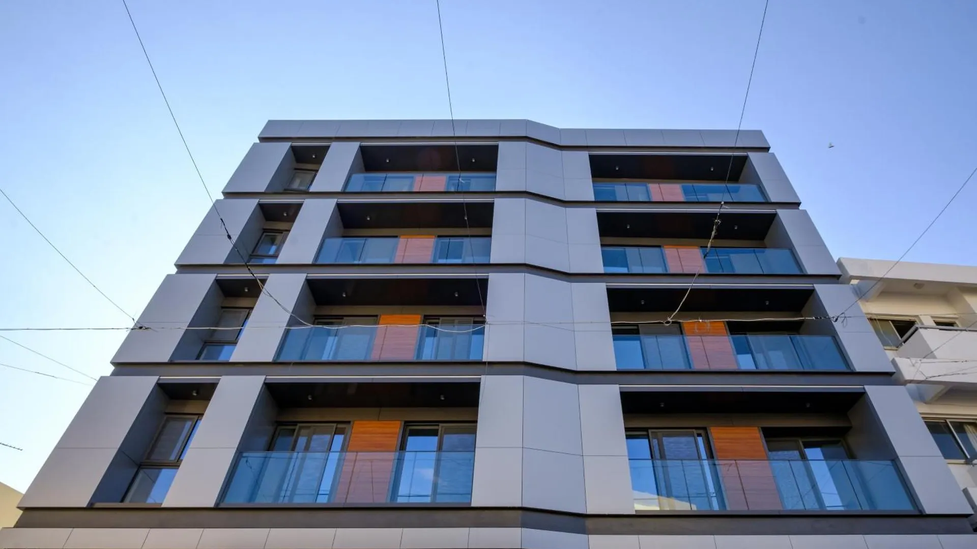 Контакты Maestro City Apartments