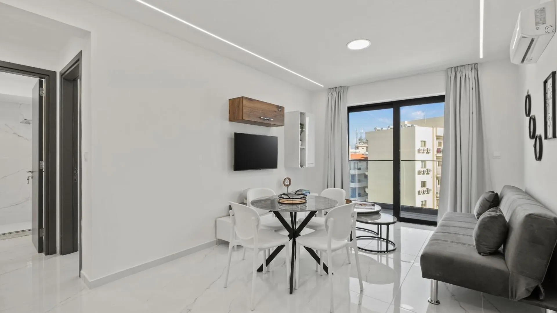 Maestro City Apartments Ларнака 0*,  Кипр