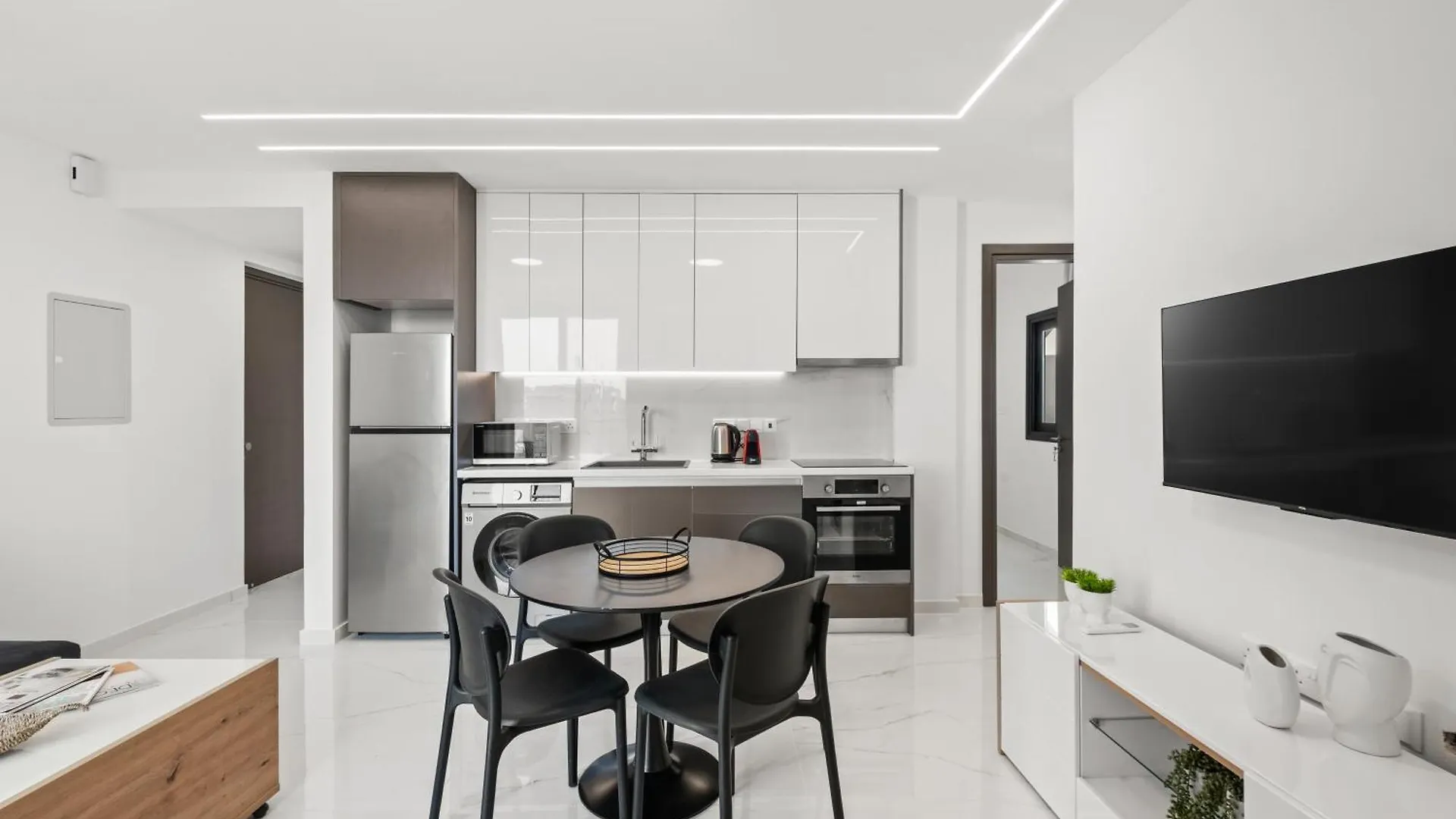 Maestro City Apartments Ларнака 0*,  Кипр