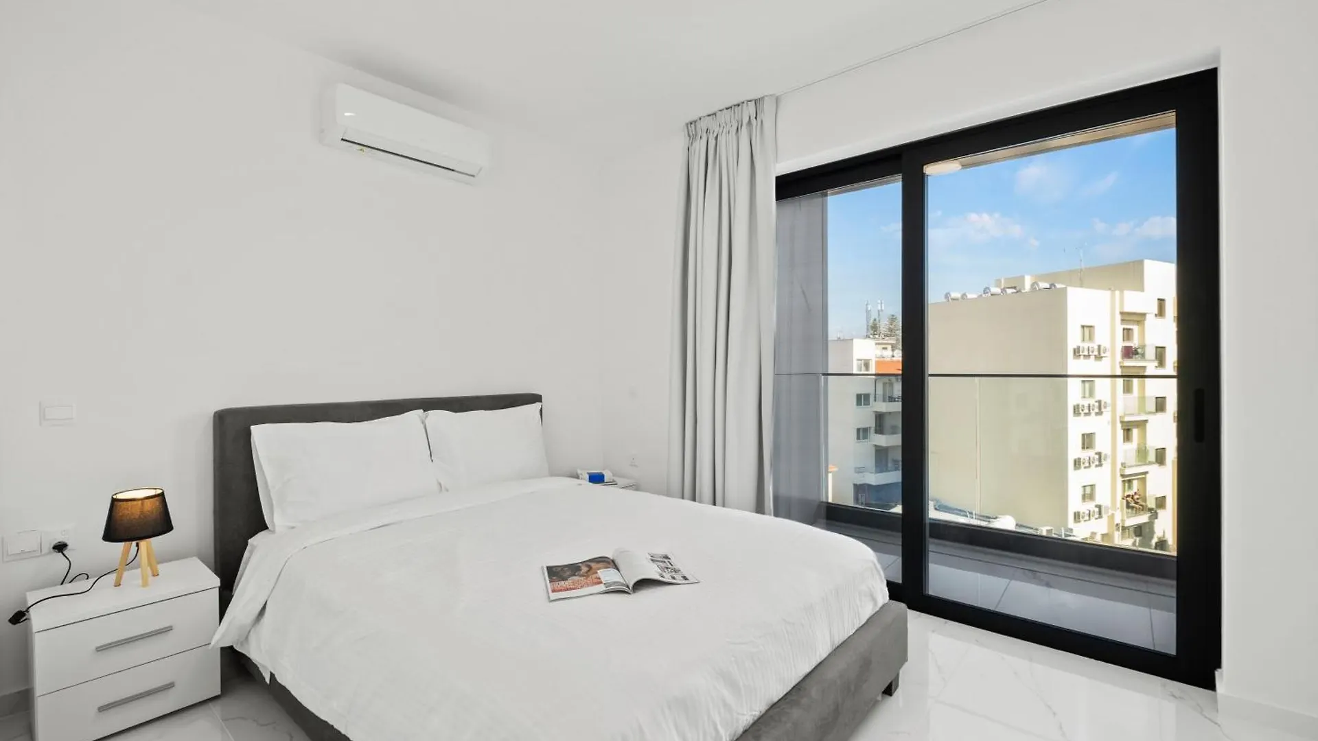 לרנקה Maestro City Apartments 0*,  קפריסין