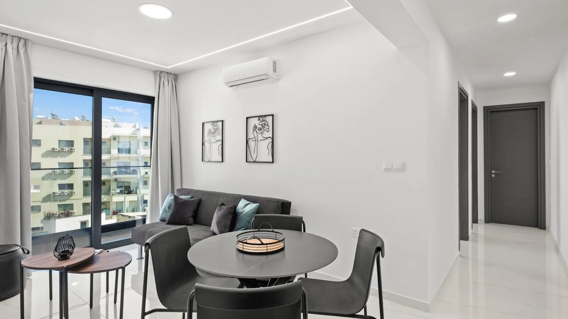 לרנקה Maestro City Apartments