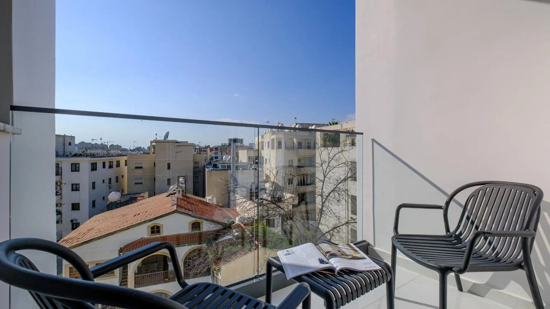 לרנקה Maestro City Apartments