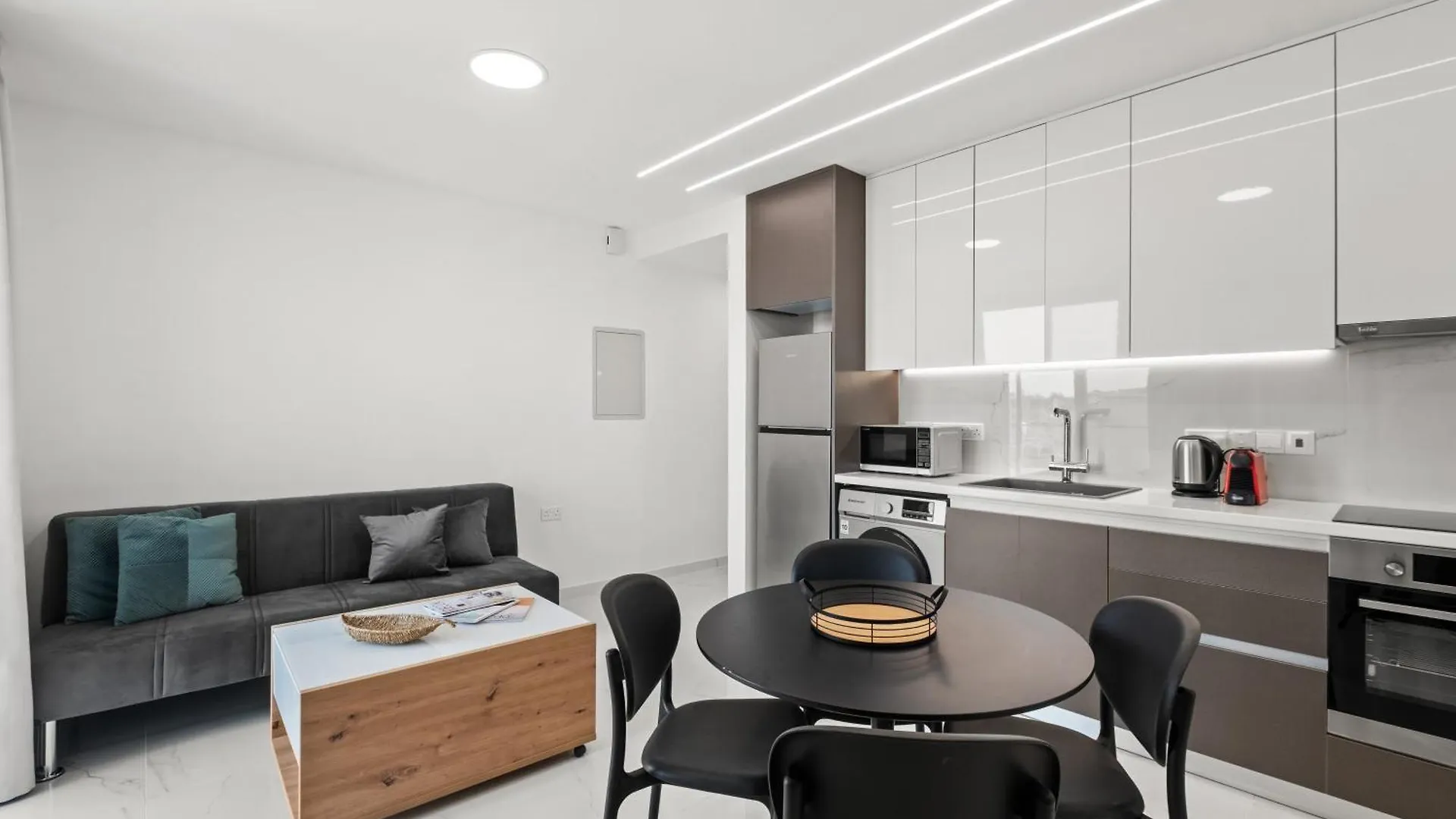 לרנקה Maestro City Apartments קפריסין
